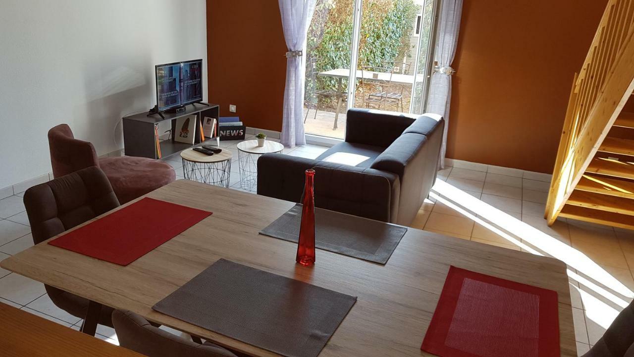 Appartement T3 A Belley Au Calme Avec Jardin Privatif Екстер'єр фото